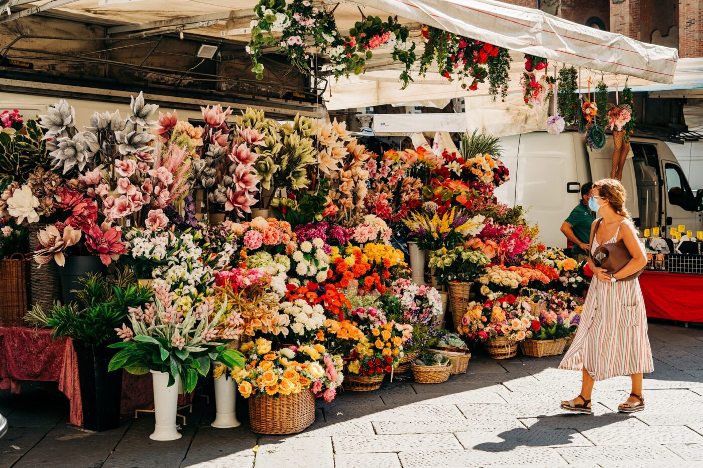 How Florists in Naples Can Benefit From Purchasing From BFS
