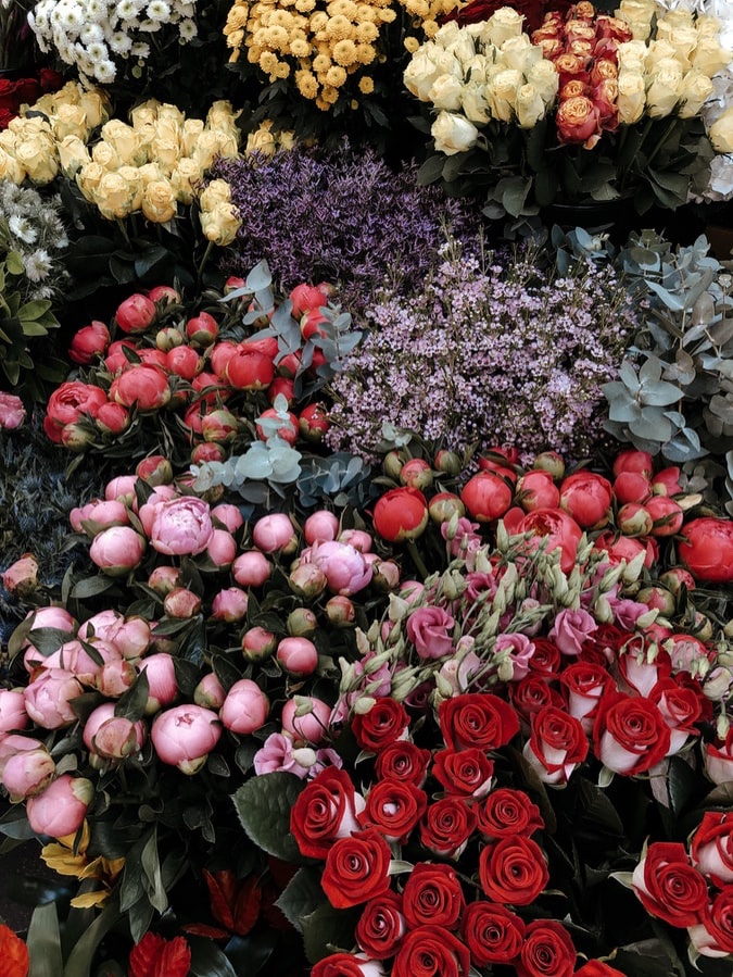 How BFS Became a One-Stop Wedding Wholesale Flower and Supply Shop