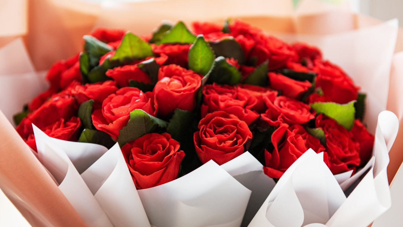 Crafting Unforgettable Valentine’s Day Floral Arrangements with Wholesale Flowers in Miami